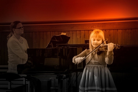 Tuula Pitkälahti - Ensi esitys